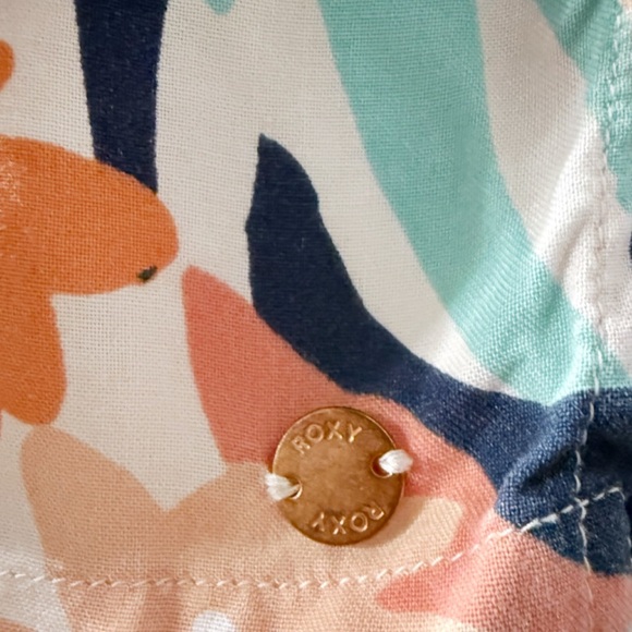 Roxy Women’s Hawaiian Shirt XL Tropical Floral Button Front Short Sleeve - Picture 10 of 11